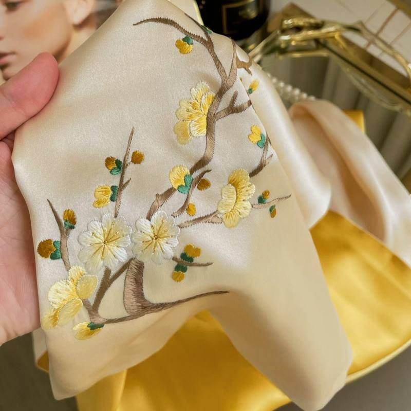 Handmade Suzhou Embroidery 16 Momme Silk Scarf 155x35cm - Image 4