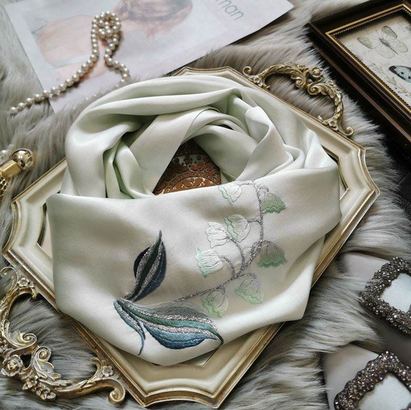 Handmade Su Embroidery 16 Momme Silk Scarf 155x35cm - Image 2